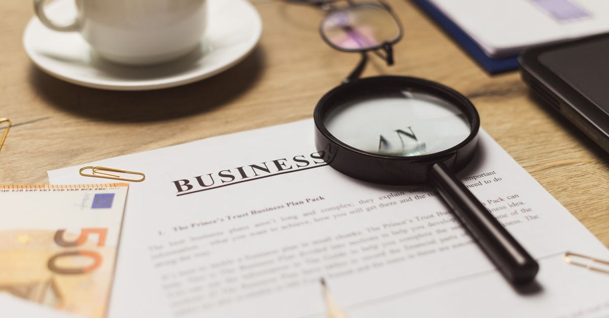 Startup z planem: przewodnik po tworzeniu biznesplanu, który przekonuje i przyciąga finansowanie