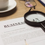 Startup z planem: przewodnik po tworzeniu biznesplanu, który przekonuje i przyciąga finansowanie